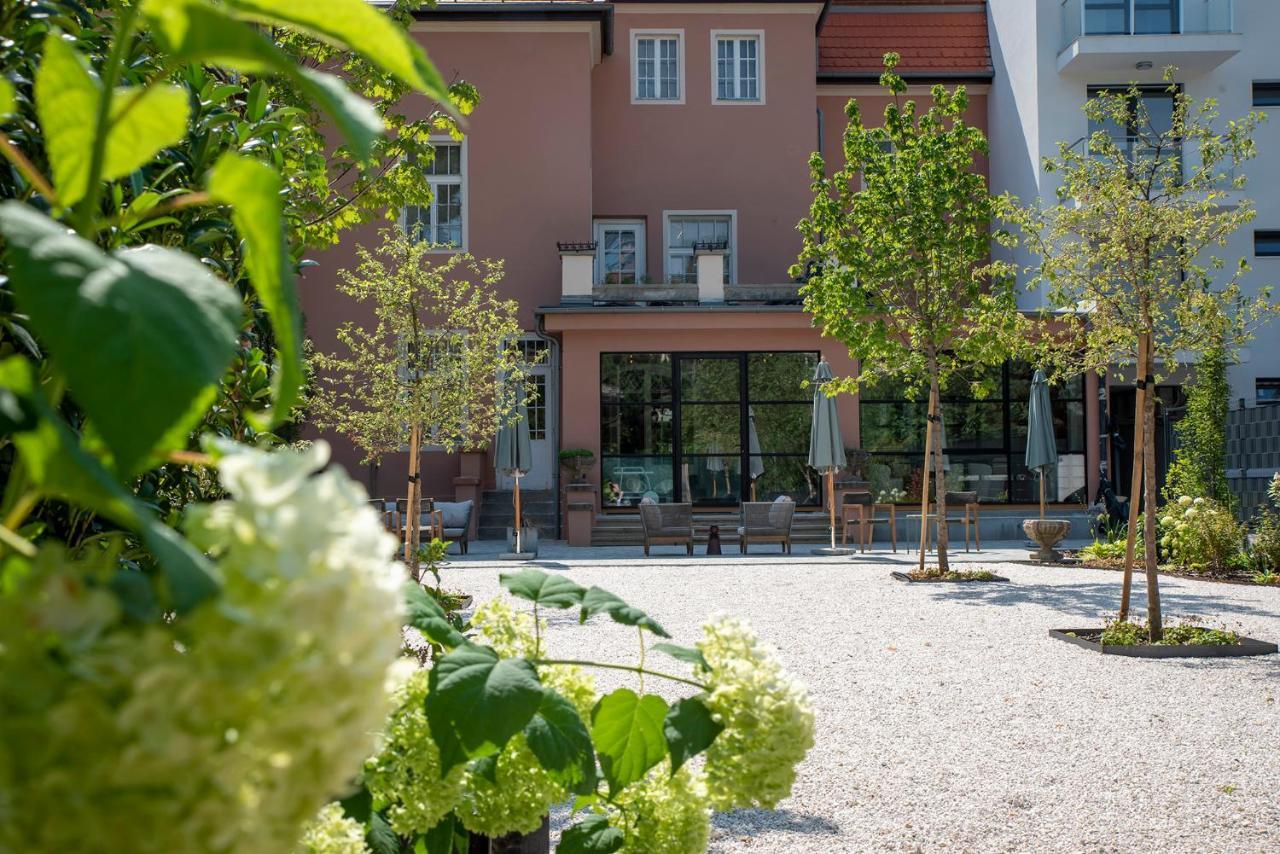 Hotel Nest Győr Zewnętrze zdjęcie
