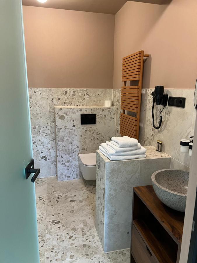 Hotel Nest Győr Zewnętrze zdjęcie